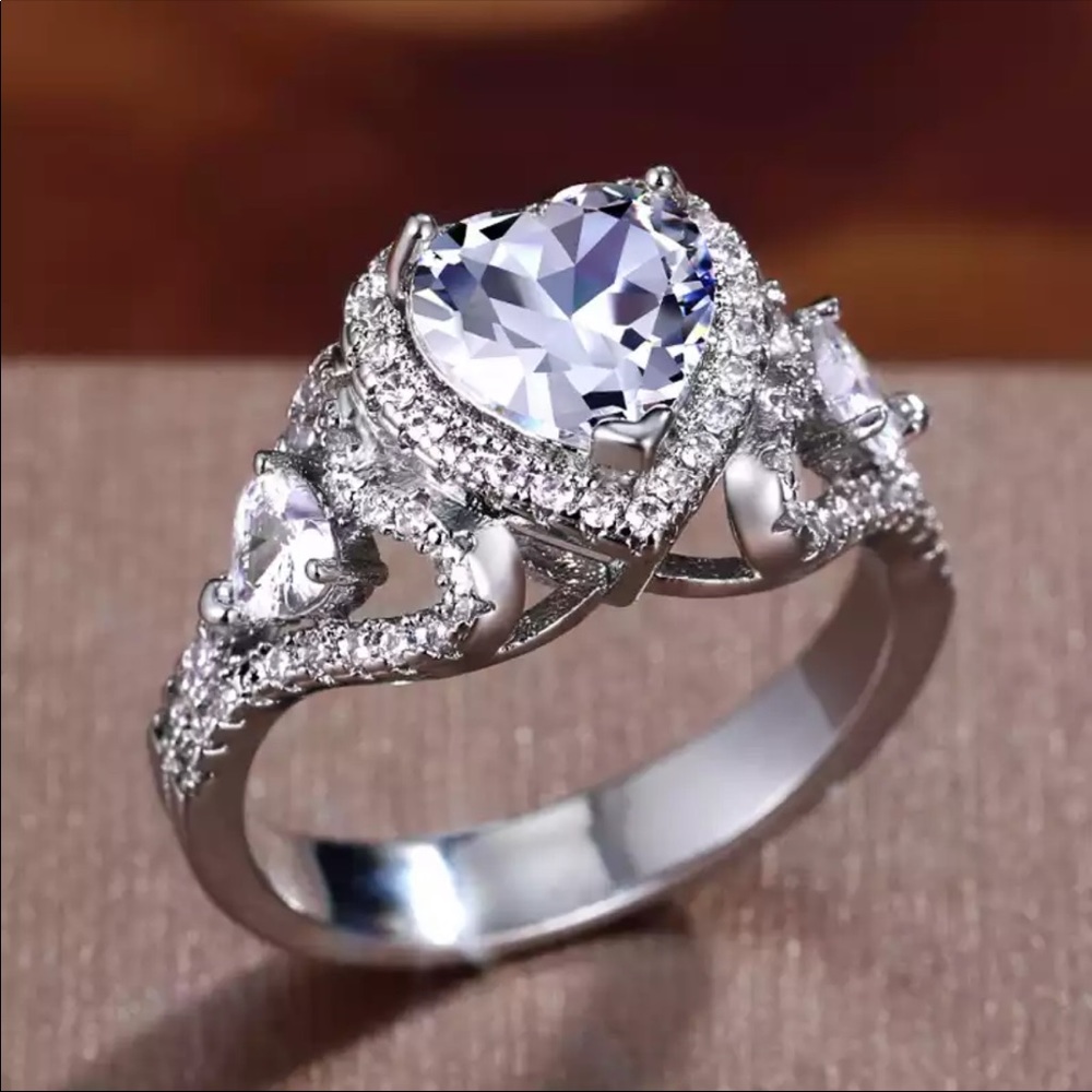 New Women’s Romantic 925 Silver Diamond Ring